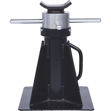 Schwarze Rangierwagenheber-Stütze. Ein Stahlträger, der auf einer quadratischen Basis steht. Der obere Teil hat eine gekrümmte Auflage.